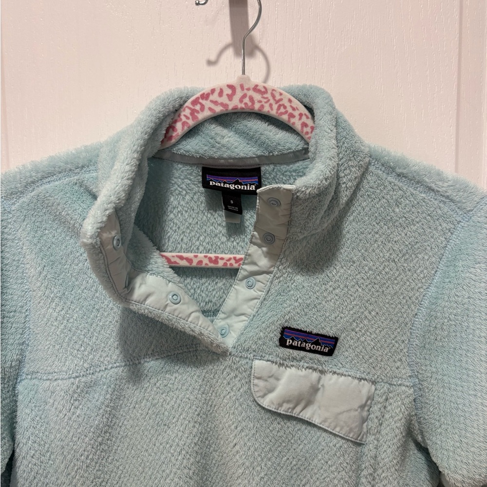 Patagonia Women’s Light Aqua Snap-Button Fleece Pullover - Picture 3 of 5